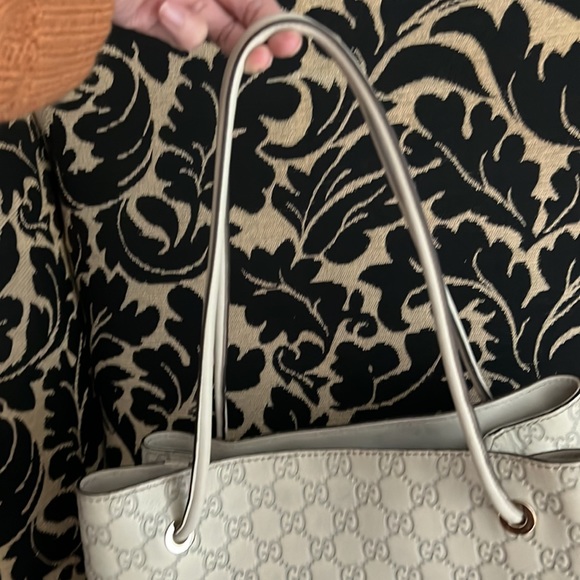 Authentic Gucci Medium Size Tote/Shoulder Bag - Picture 2 of 11
